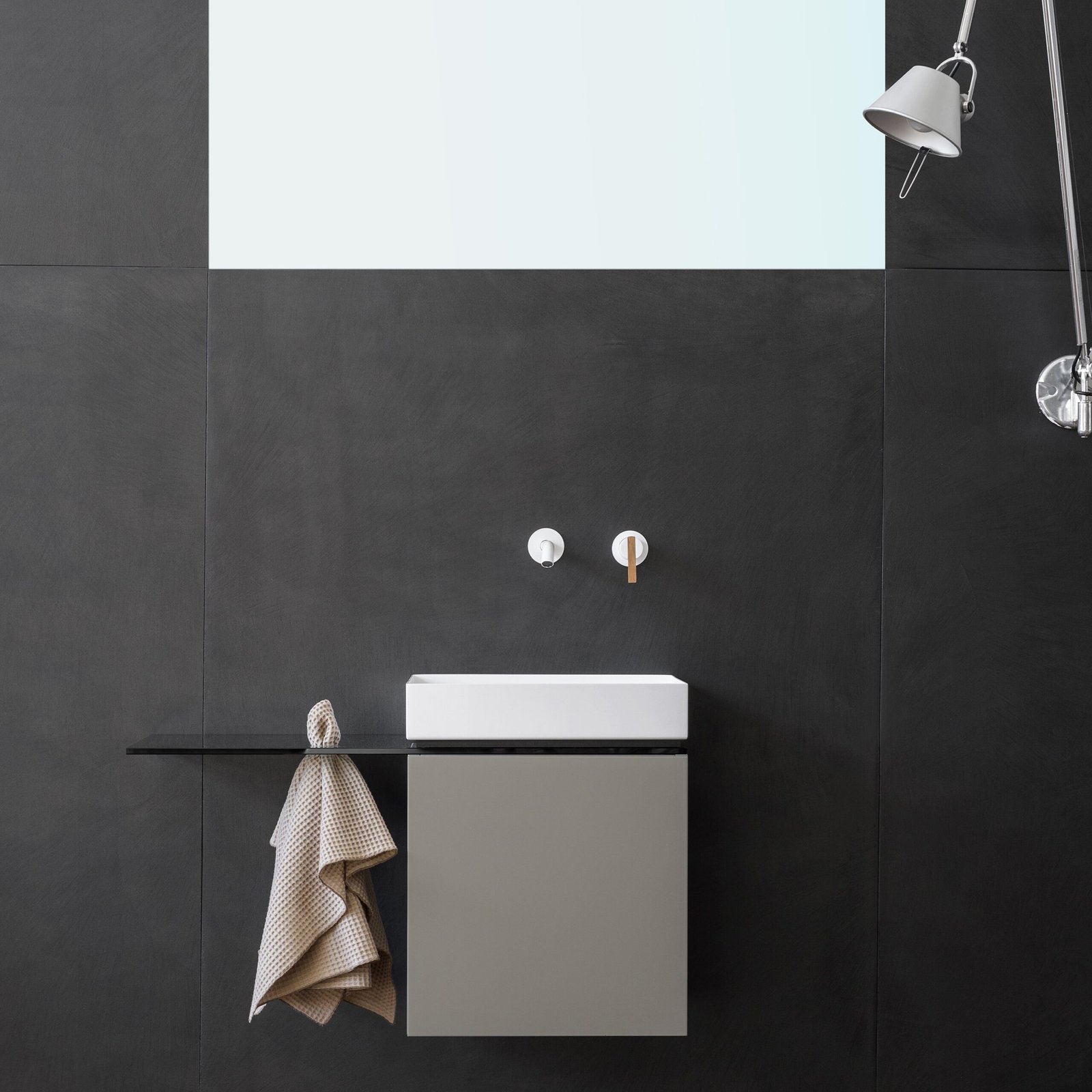 The Moab80 P40/P50 washstand offers a smart, compact design featuring high-quality finishes and innovative storage solutions