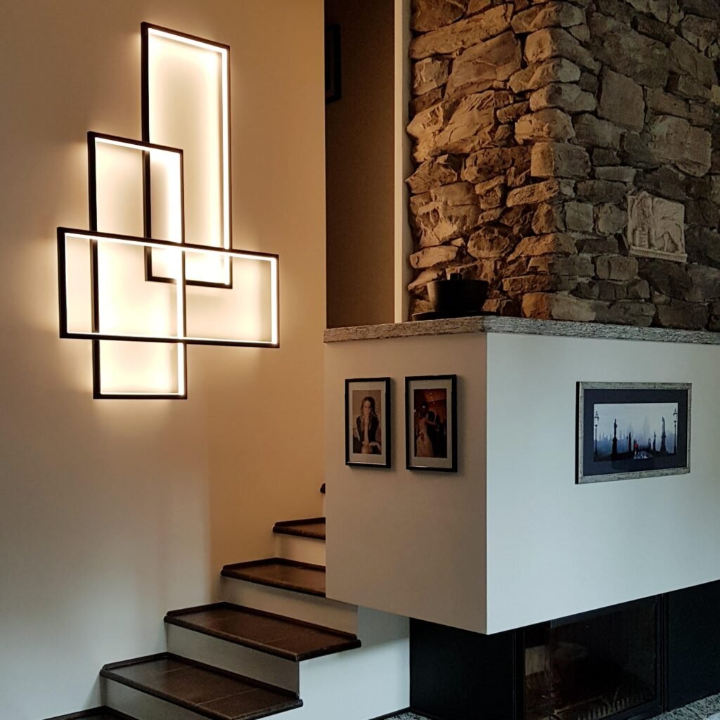 CINIER’s Trio LED Light Fixture, designed with elegant three-frame LED lights and a customizable connection box