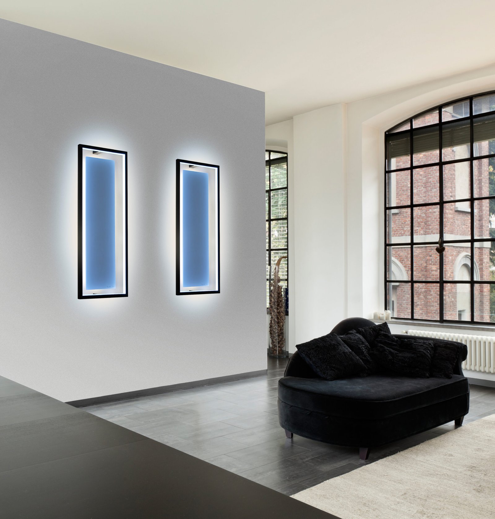 With its sleek black or white lacquer frame and clear LED illumination, the Solo Uni LED light fixture transforms any space into a modern masterpiece