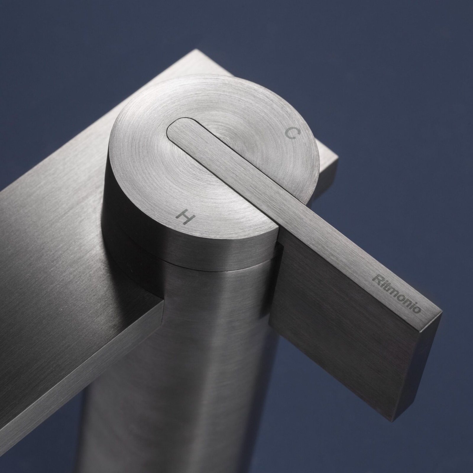 A sleek and sophisticated DOT316 bathroom faucet by Ritmonio, designed in Italy. Renowned for its flawless finish and impeccable craftsmanship, it’s a testament to luxury and style