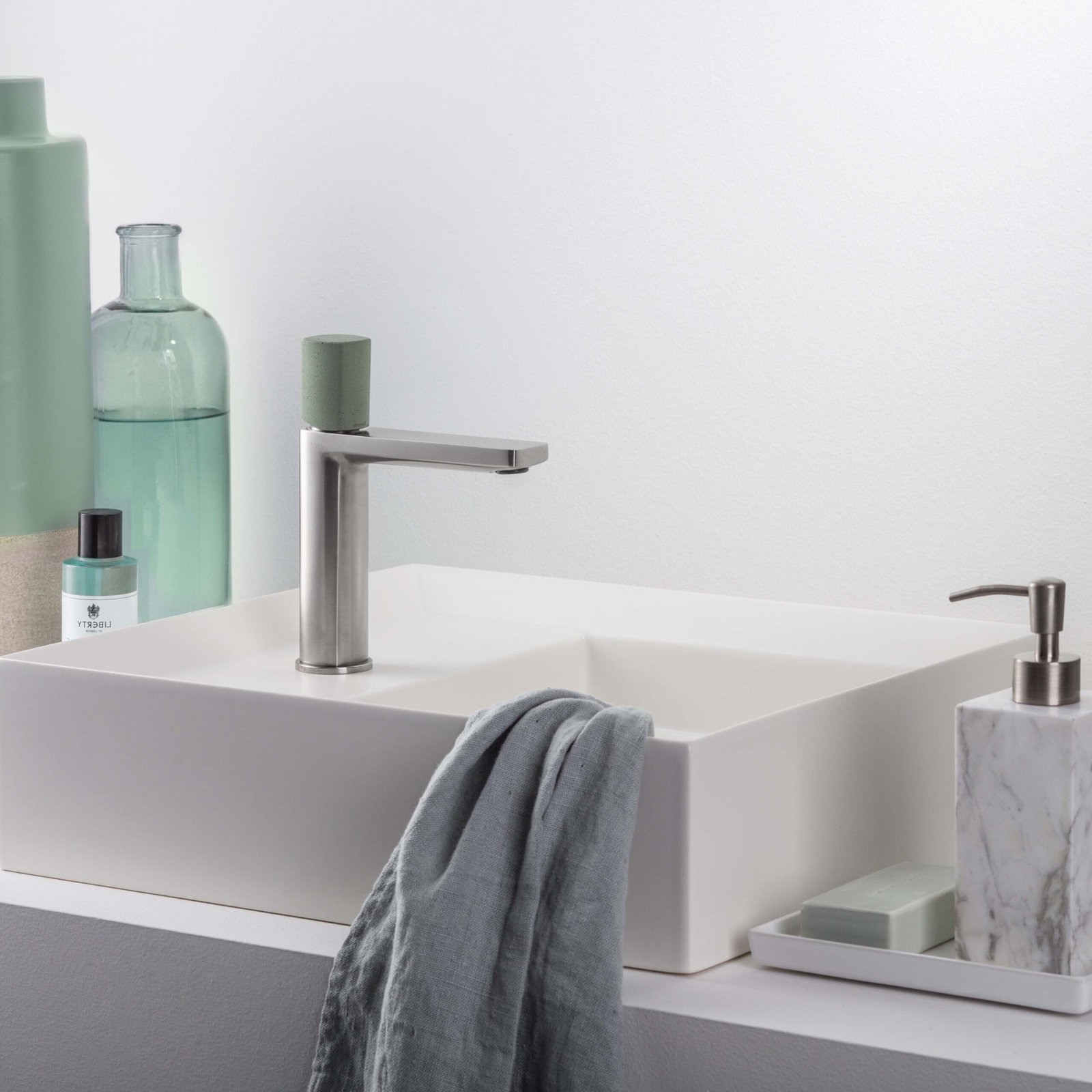 HAPTIC premium faucet by Ritmonio, designed with a sleek 5-1/2″ height and 5″ projection