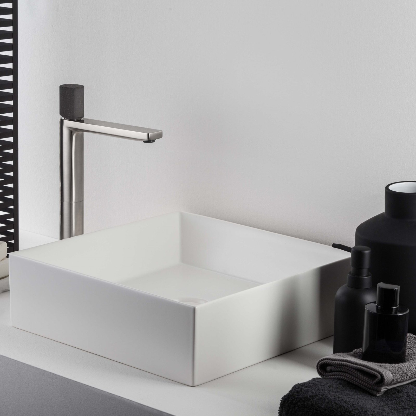 The HAPTIC premium bathroom faucet by Ritmonio boasts elegant finishes and water-saving technology, offering precise control over water flow and temperature