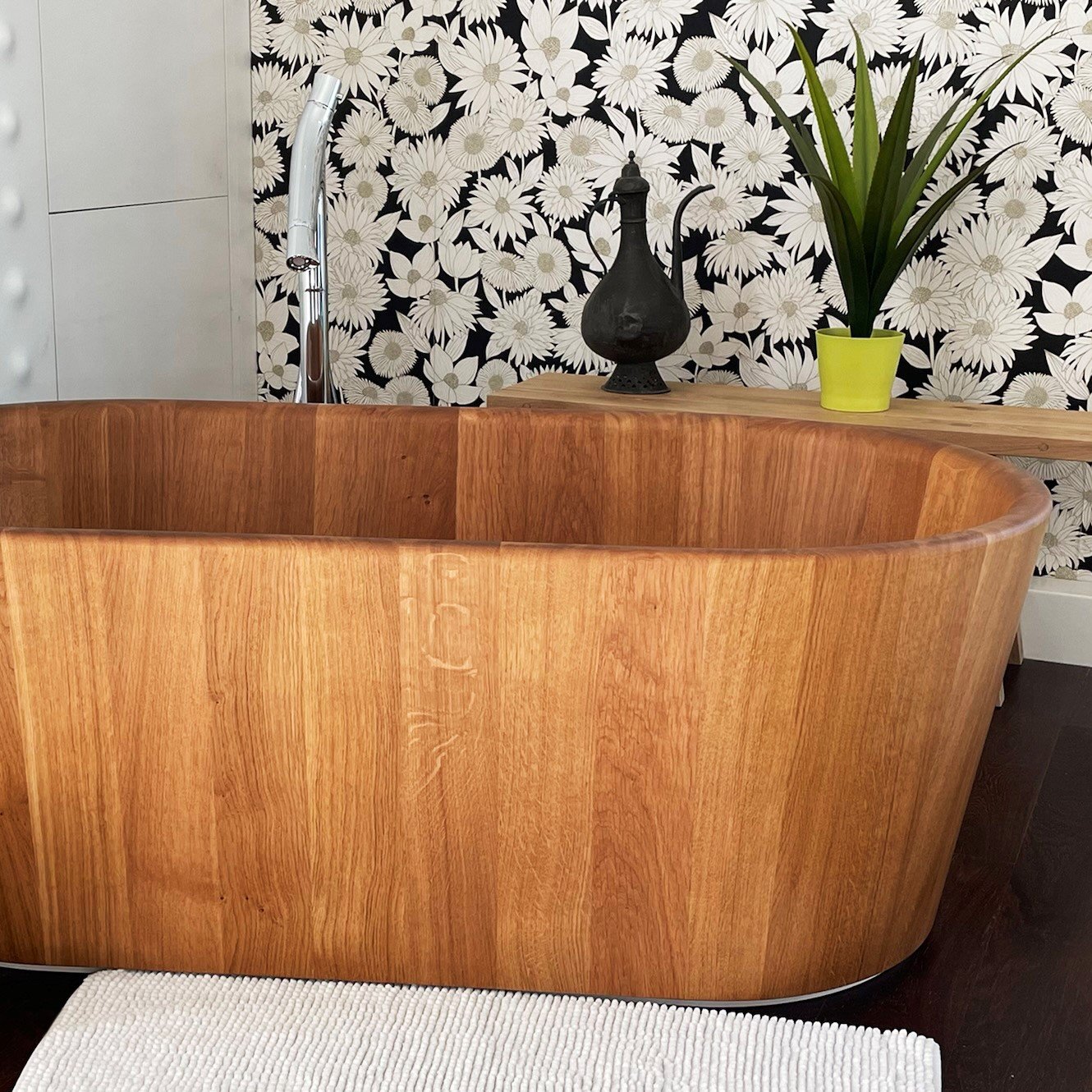 High-quality Ofuro freestanding bathtub, combining traditional Japanese bath style with modern craftsmanship and made from treated wood