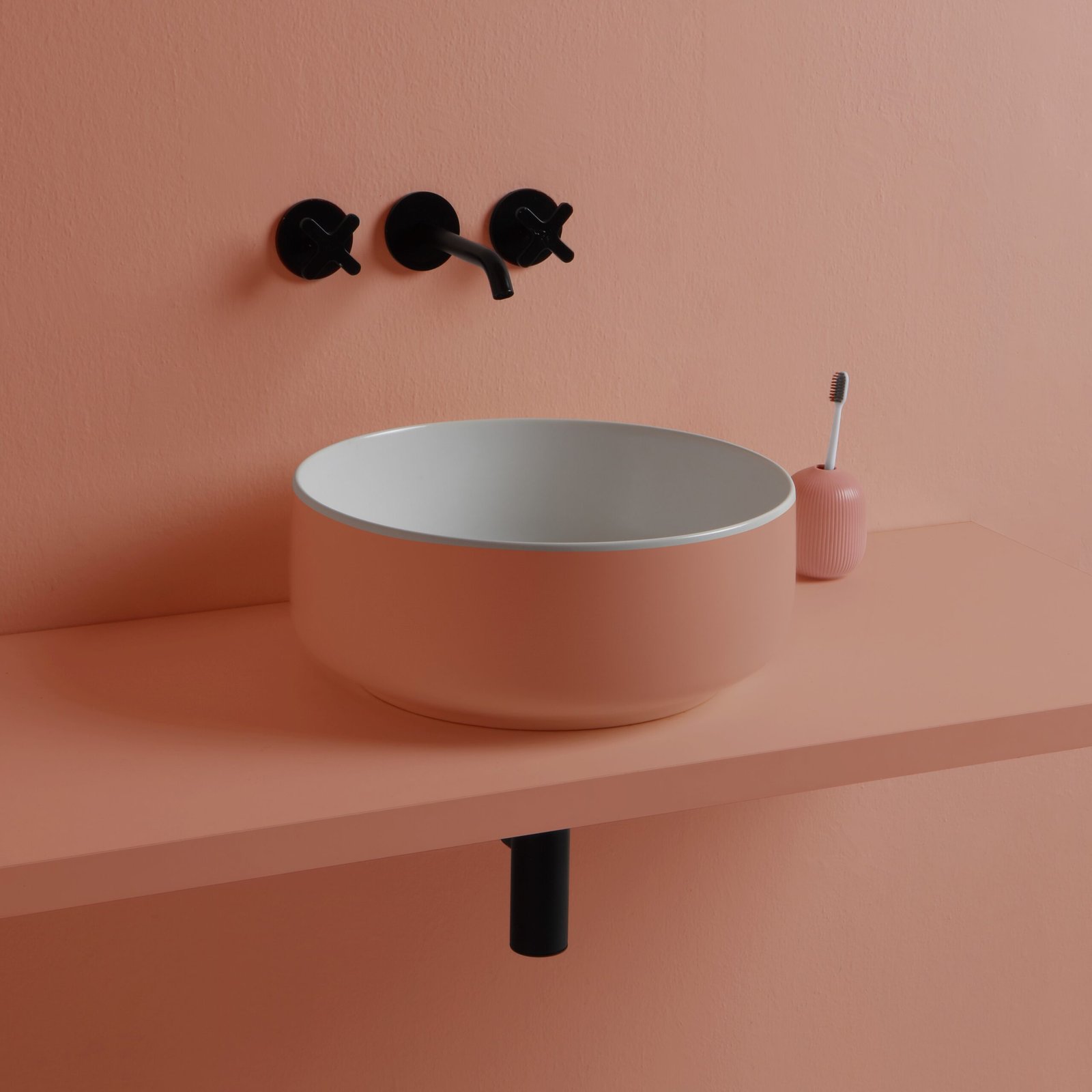 Artistic round ceramic washbasin Artistic round ceramic washbasin with a dual-tone finish