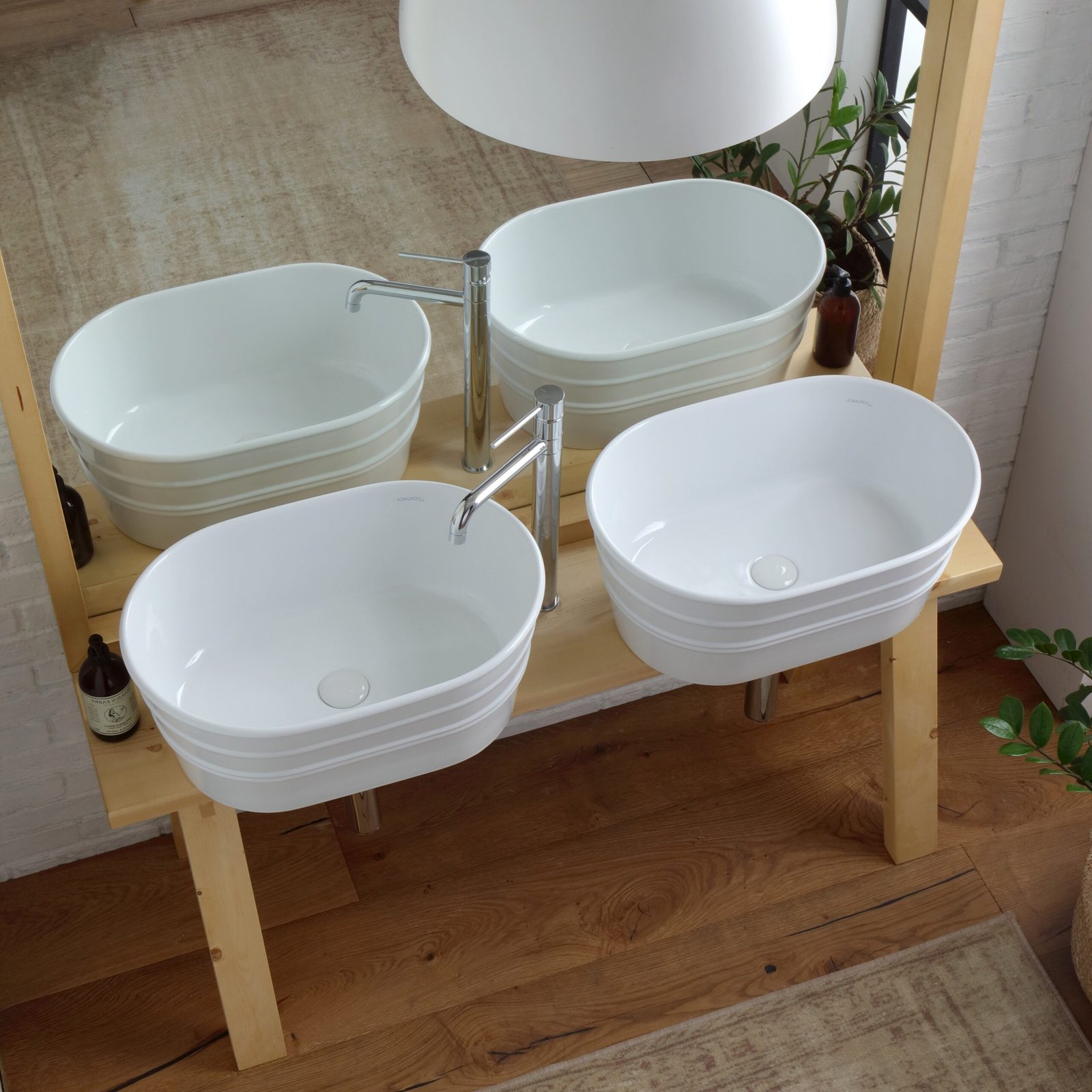 Tinozza vessel Available in vibrant hues and versatile shapes, the Tinozza vessel is your canvas for personalization